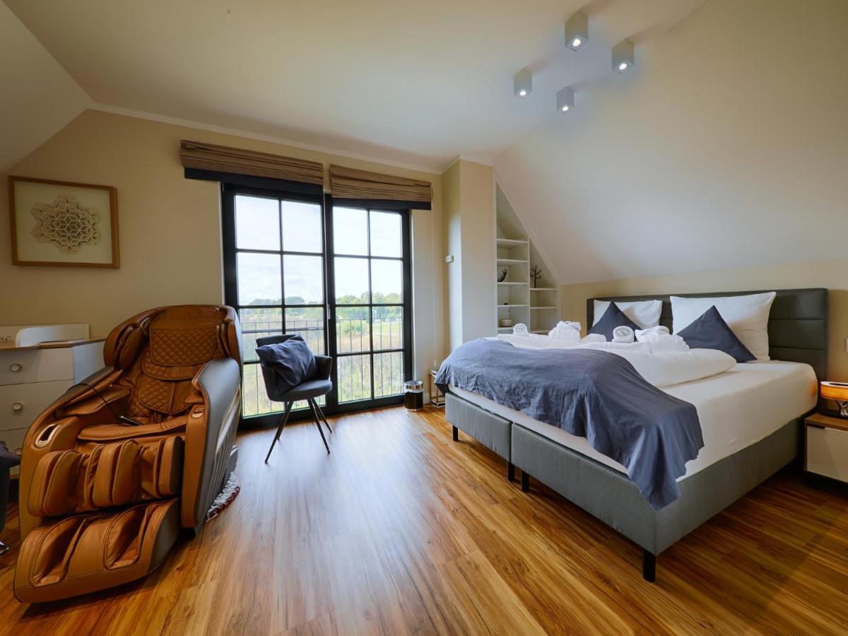 Reetland Am Meer - Premium Reetdachvilla Mit 3 Schlafzimmern, Sauna, Kamin Und Massagesessel F05 Dranske Luaran gambar