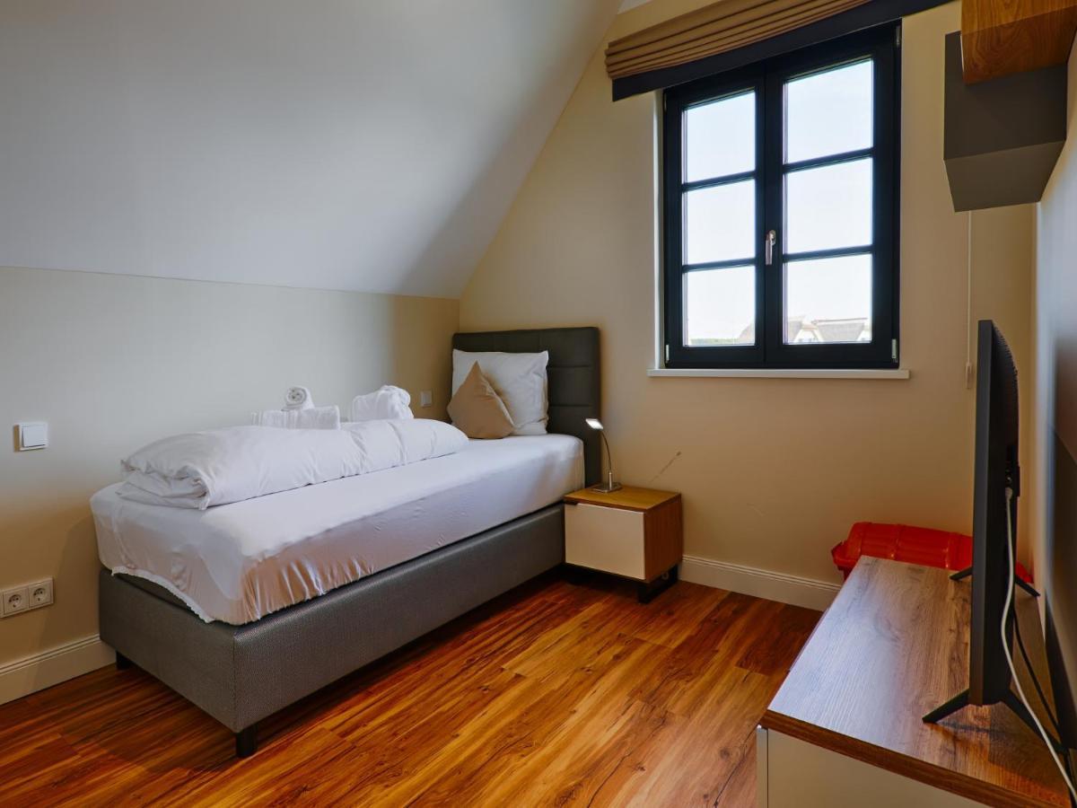 Reetland Am Meer - Premium Reetdachvilla Mit 3 Schlafzimmern, Sauna, Kamin Und Massagesessel F05 Dranske Luaran gambar